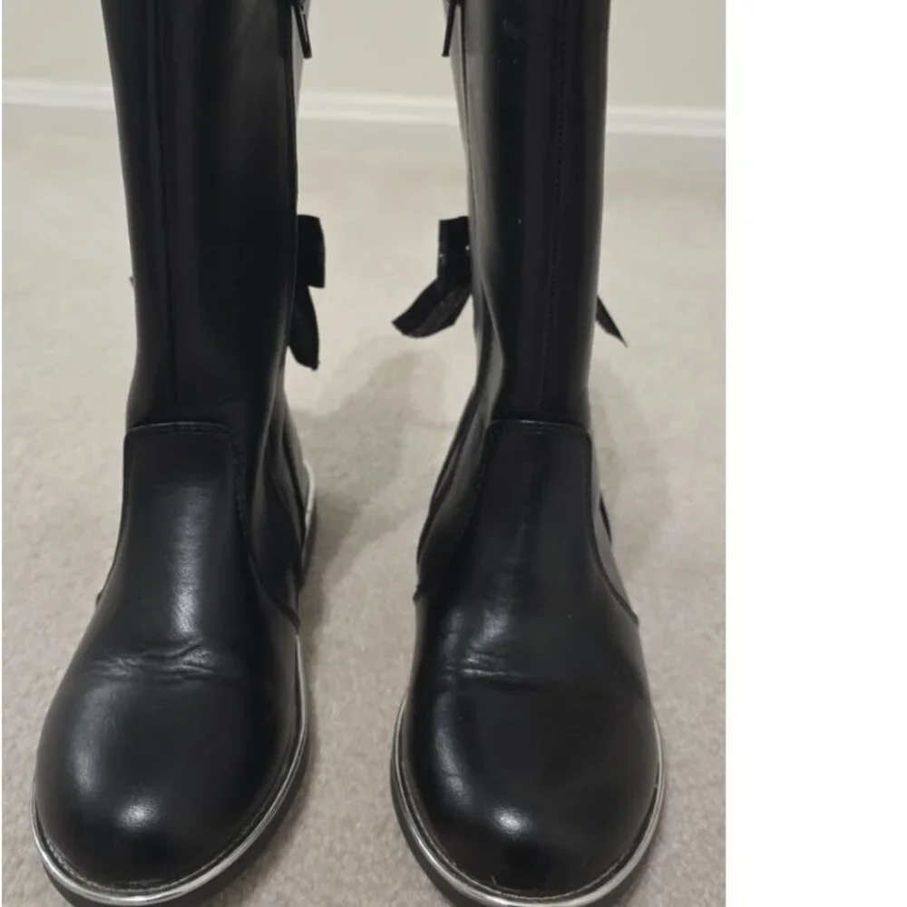✨ Olive & Edie “Tasha” Girls’ Boots – Black Bow Detail – Excellent Condition ✨‎